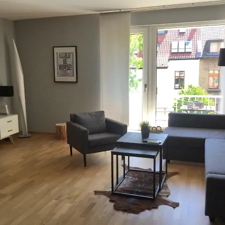 21st Apartment *